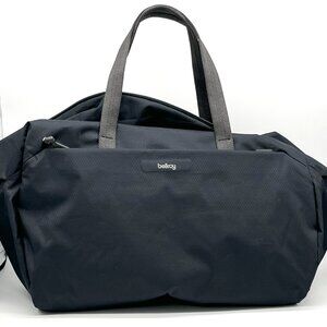 BELLROY Lite Duffel Lightweight Technical Duffel Bag, Black Premium Bag, Unisex